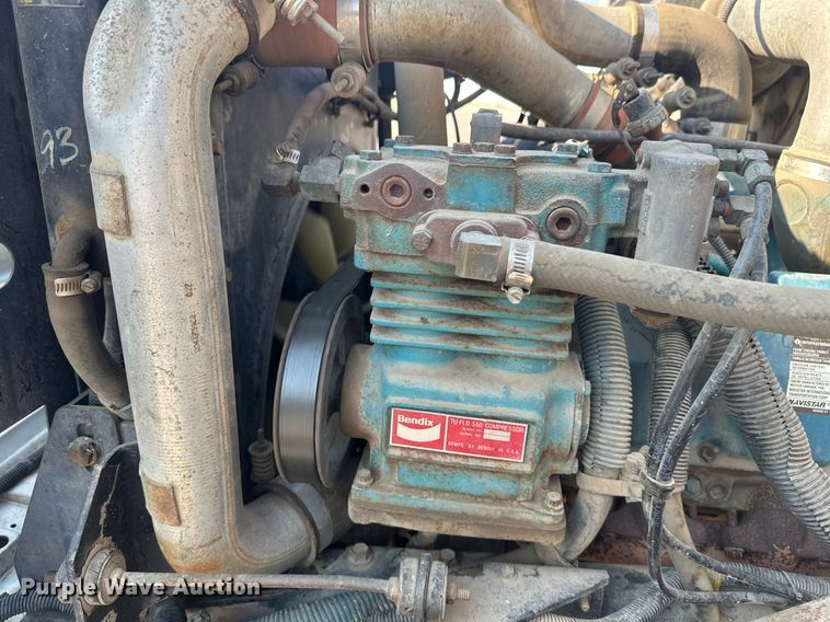 image for item EB2600 1998 International 4700 dump truck