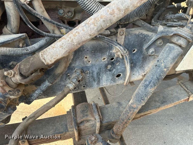 image for item EB2600 1998 International 4700 dump truck