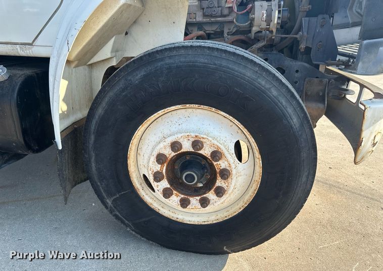 image for item EB2600 1998 International 4700 dump truck