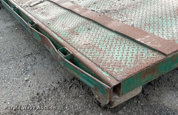 image for item EB2650 Roll-off flat bed