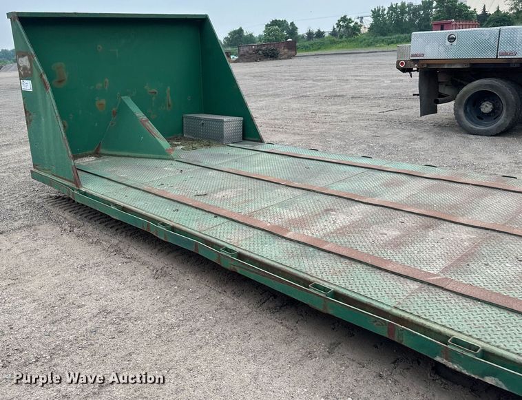 image for item EB2650 Roll-off flat bed
