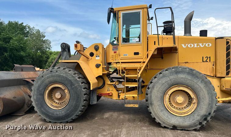 image for item EB2663 2004 Volvo L180E wheel loader