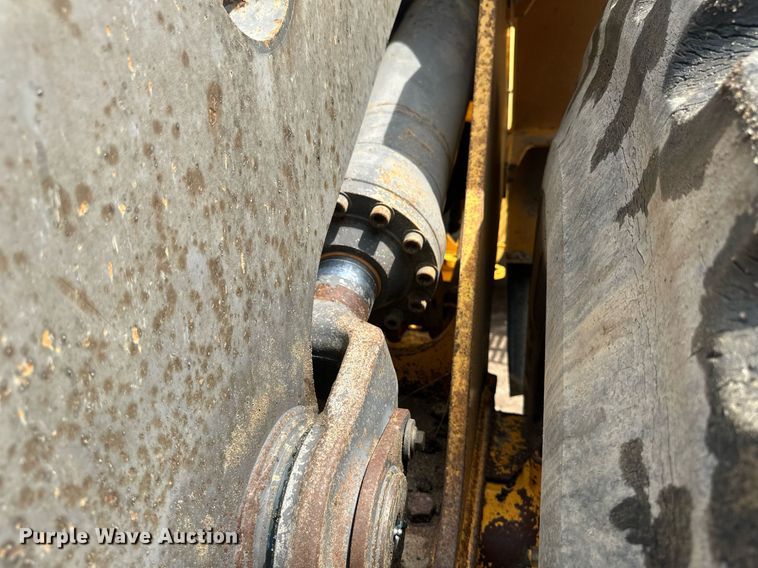 image for item EB2663 2004 Volvo L180E wheel loader