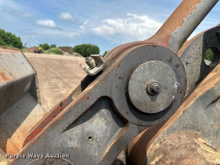 image for item EB2663 2004 Volvo L180E wheel loader