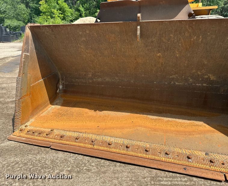 image for item EB2663 2004 Volvo L180E wheel loader