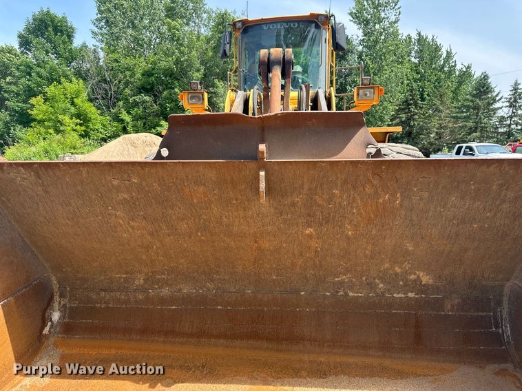 image for item EB2663 2004 Volvo L180E wheel loader