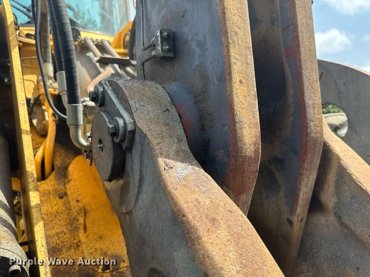 image for item EB2663 2004 Volvo L180E wheel loader