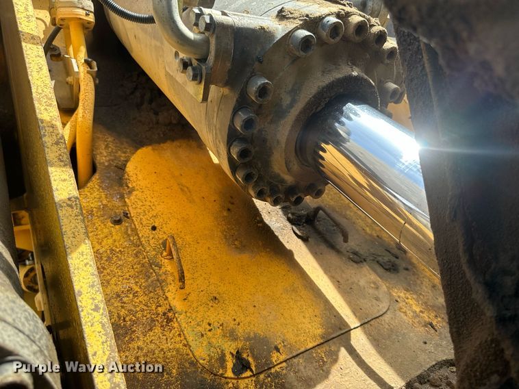 image for item EB2663 2004 Volvo L180E wheel loader