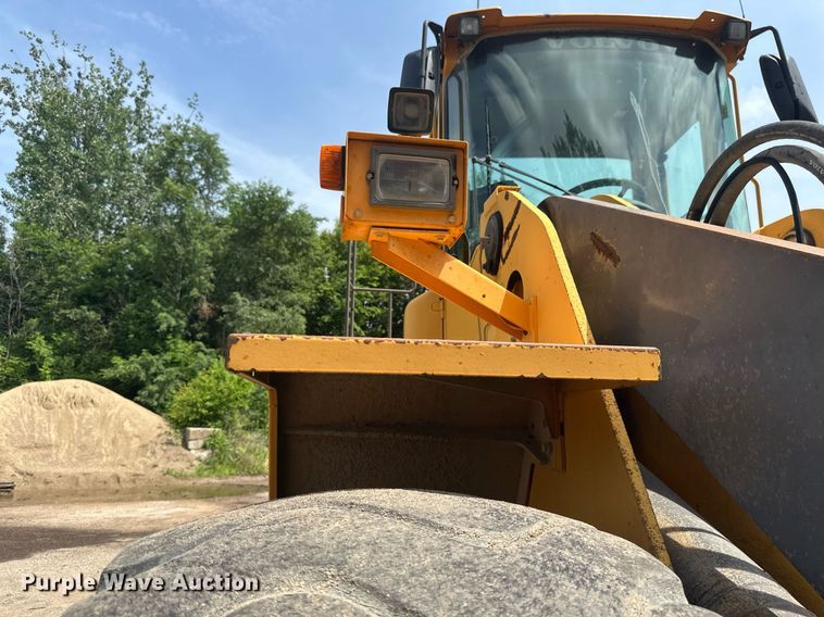 image for item EB2663 2004 Volvo L180E wheel loader