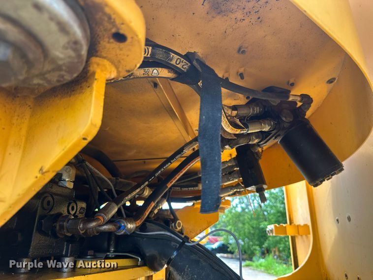 image for item EB2663 2004 Volvo L180E wheel loader