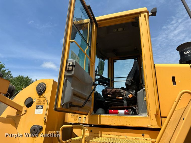 image for item EB2663 2004 Volvo L180E wheel loader