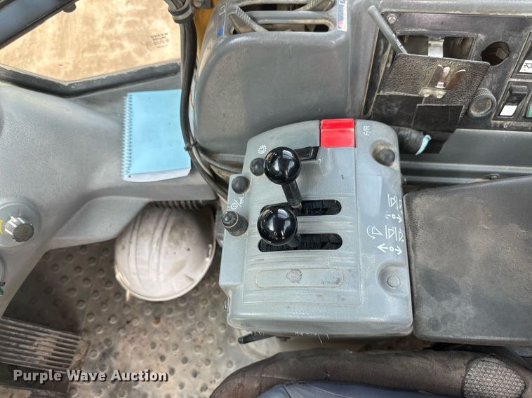 image for item EB2663 2004 Volvo L180E wheel loader