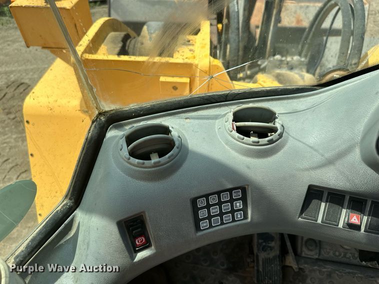 image for item EB2663 2004 Volvo L180E wheel loader