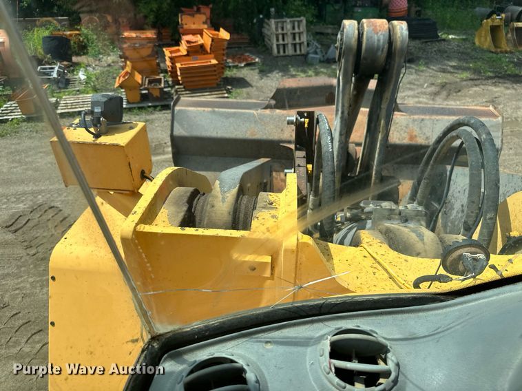 image for item EB2663 2004 Volvo L180E wheel loader
