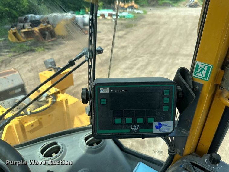 image for item EB2663 2004 Volvo L180E wheel loader