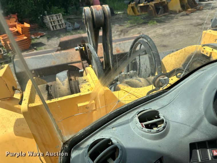 image for item EB2663 2004 Volvo L180E wheel loader