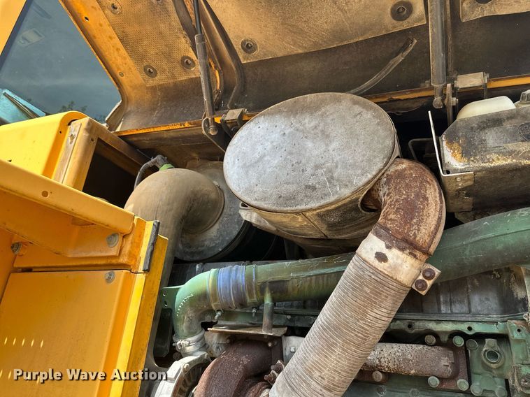 image for item EB2663 2004 Volvo L180E wheel loader