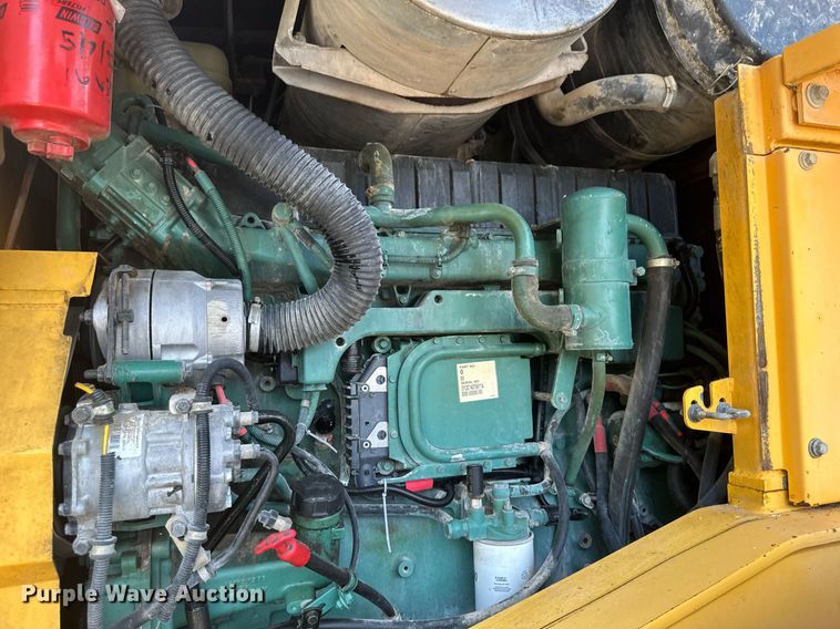 image for item EB2663 2004 Volvo L180E wheel loader