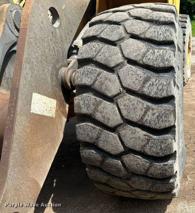 image for item EB2663 2004 Volvo L180E wheel loader