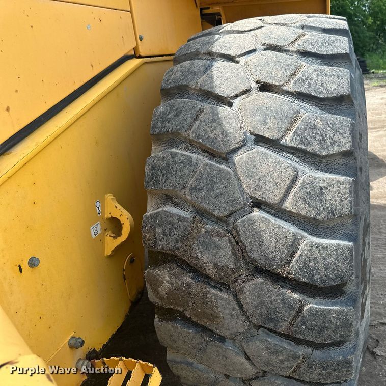 image for item EB2663 2004 Volvo L180E wheel loader