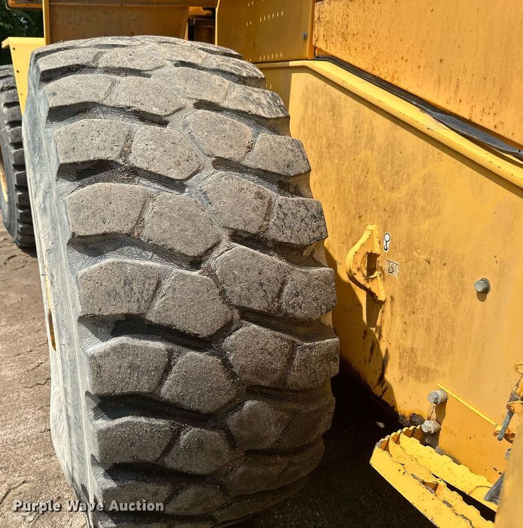 image for item EB2663 2004 Volvo L180E wheel loader