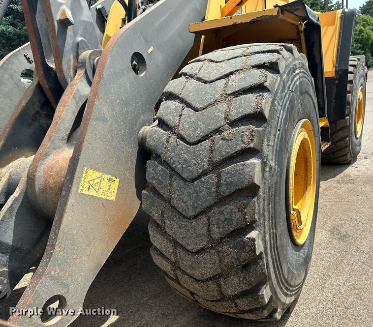 image for item EB2664 Volvo L180E wheel loader