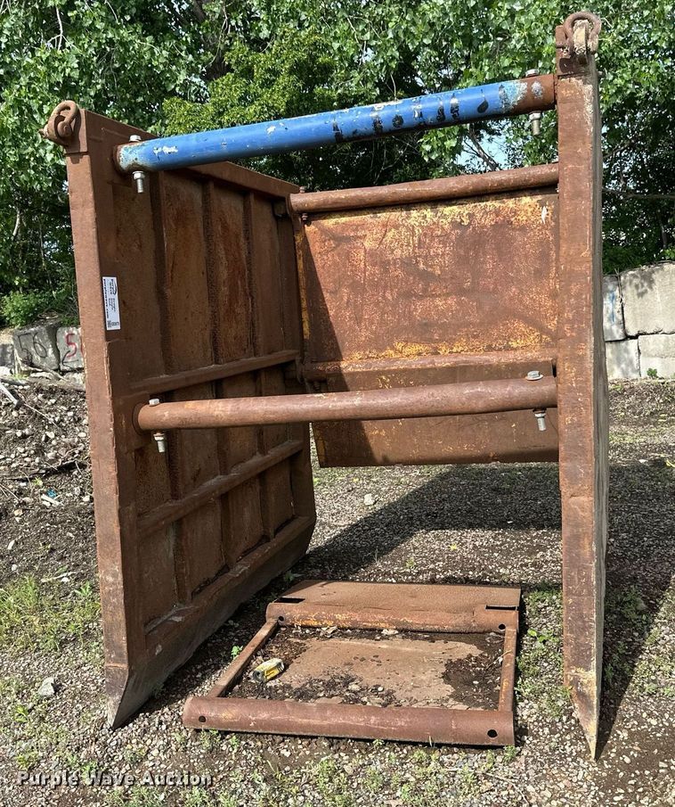 image for item EB2670 Trench box