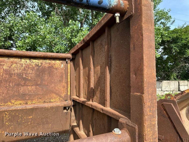 image for item EB2670 Trench box