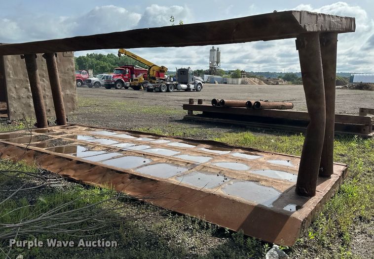 image for item EB2672 Trench box