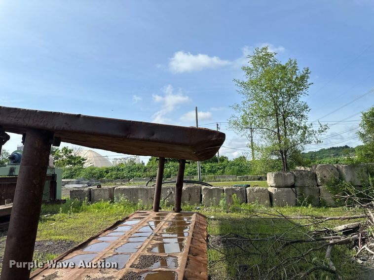 image for item EB2672 Trench box