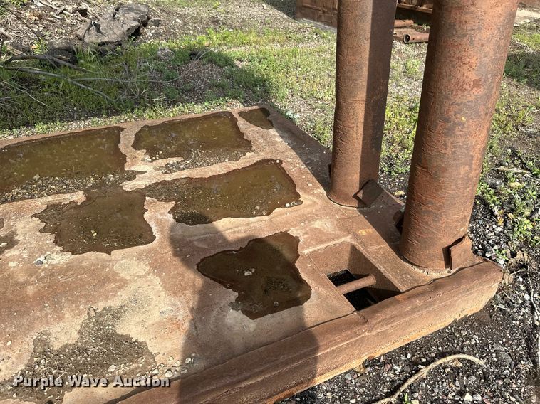 image for item EB2672 Trench box