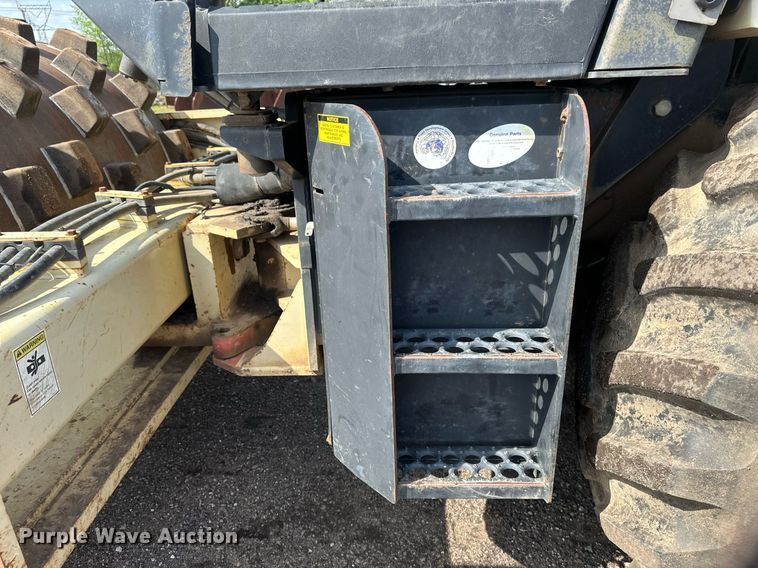 image for item EB2675 2004 Ingersoll Rand SD-105F TF single drum vibratory roller