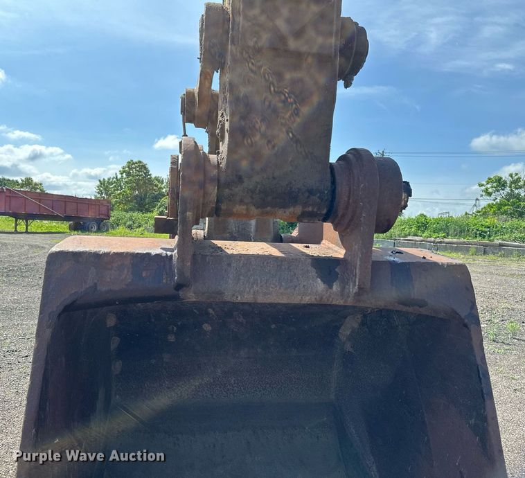 image for item EB2676 2004 Komatsu PC400LC-7 excavator