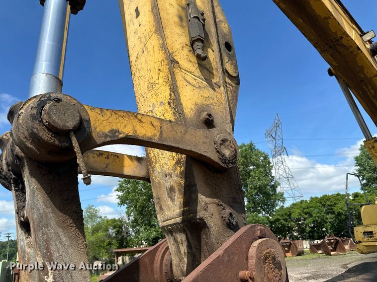 image for item EB2676 2004 Komatsu PC400LC-7 excavator