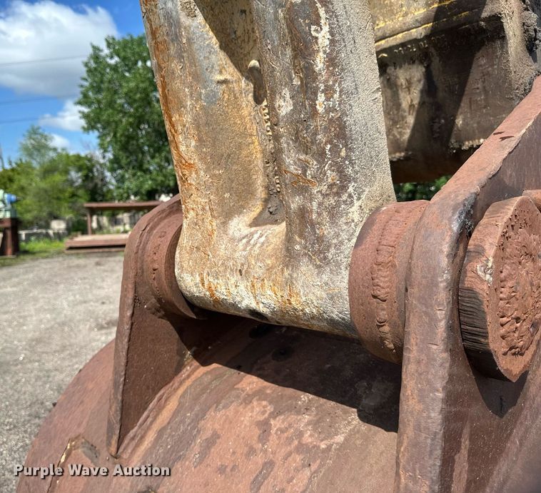 image for item EB2676 2004 Komatsu PC400LC-7 excavator