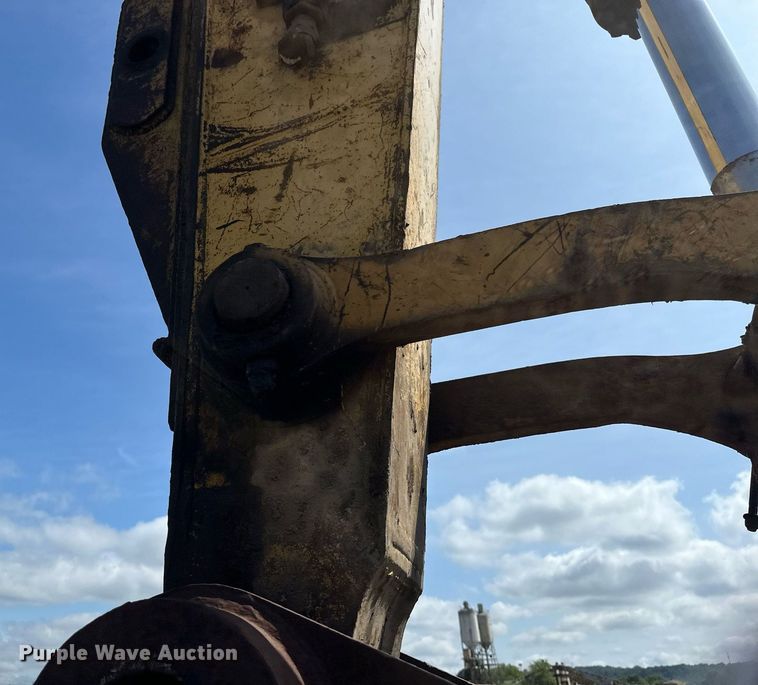 image for item EB2676 2004 Komatsu PC400LC-7 excavator