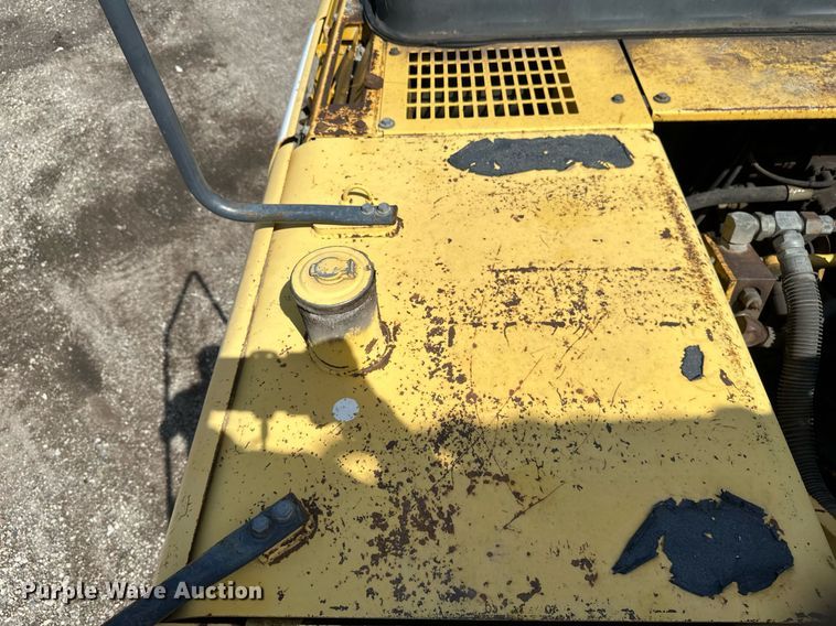 image for item EB2676 2004 Komatsu PC400LC-7 excavator