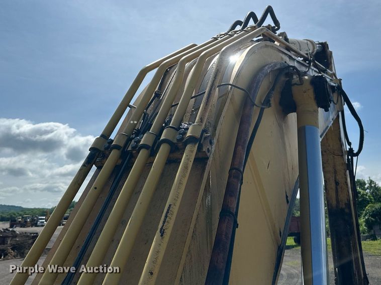 image for item EB2676 2004 Komatsu PC400LC-7 excavator