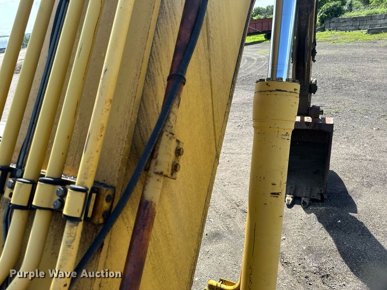 image for item EB2676 2004 Komatsu PC400LC-7 excavator