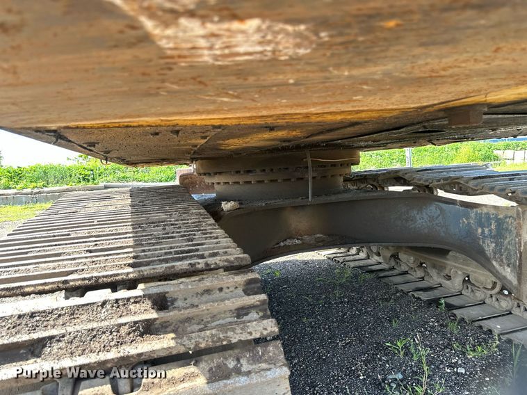 image for item EB2676 2004 Komatsu PC400LC-7 excavator