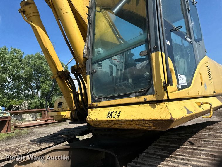 image for item EB2676 2004 Komatsu PC400LC-7 excavator