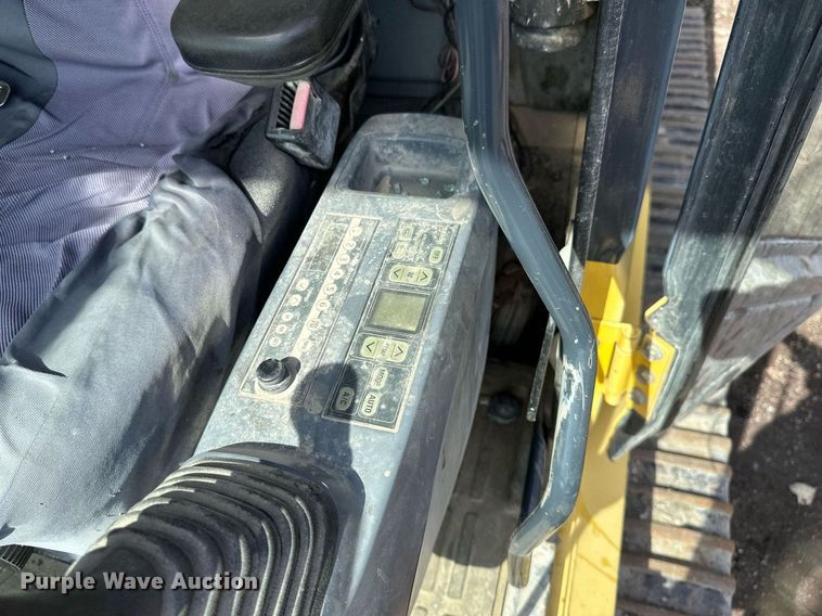 image for item EB2676 2004 Komatsu PC400LC-7 excavator