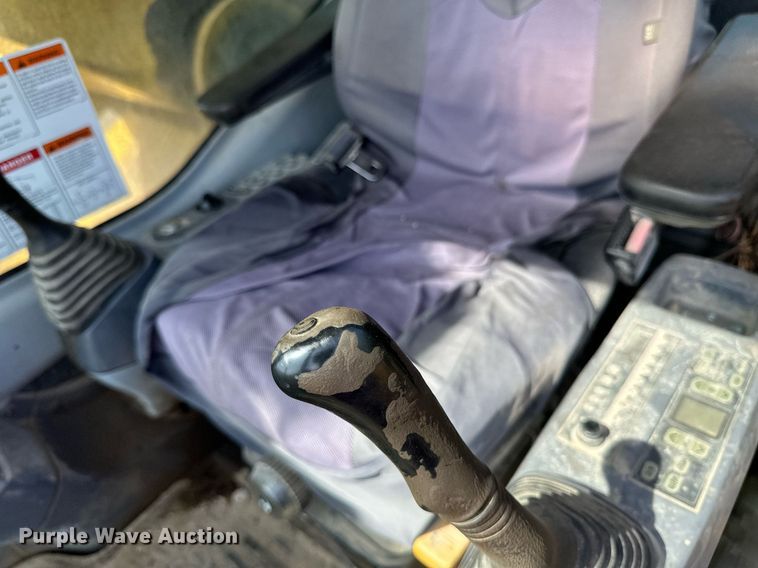 image for item EB2676 2004 Komatsu PC400LC-7 excavator