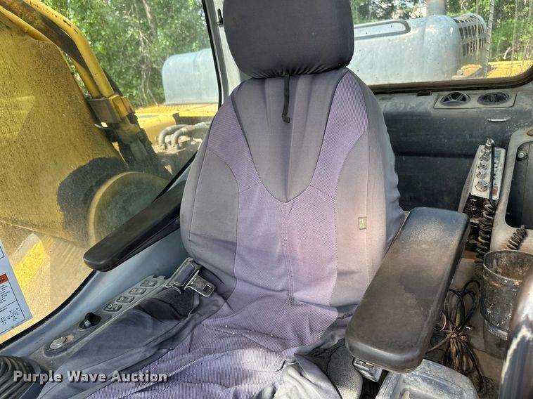 image for item EB2676 2004 Komatsu PC400LC-7 excavator