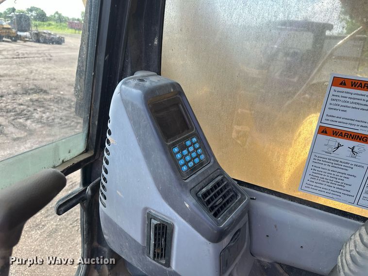 image for item EB2676 2004 Komatsu PC400LC-7 excavator