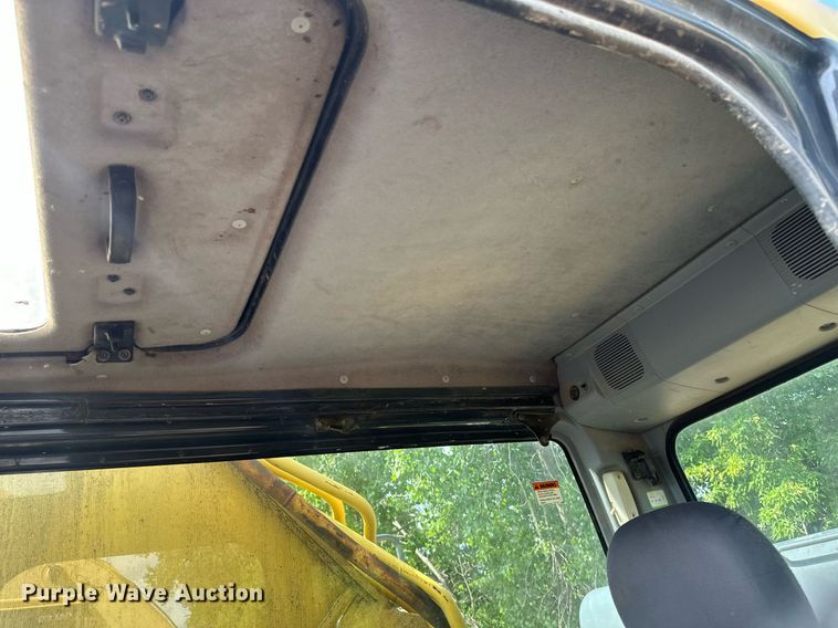 image for item EB2676 2004 Komatsu PC400LC-7 excavator