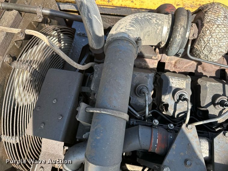 image for item EB2676 2004 Komatsu PC400LC-7 excavator