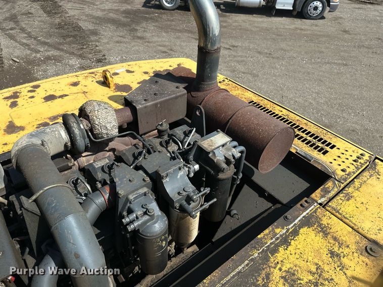 image for item EB2676 2004 Komatsu PC400LC-7 excavator