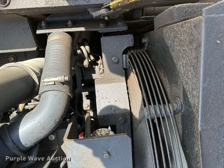 image for item EB2676 2004 Komatsu PC400LC-7 excavator