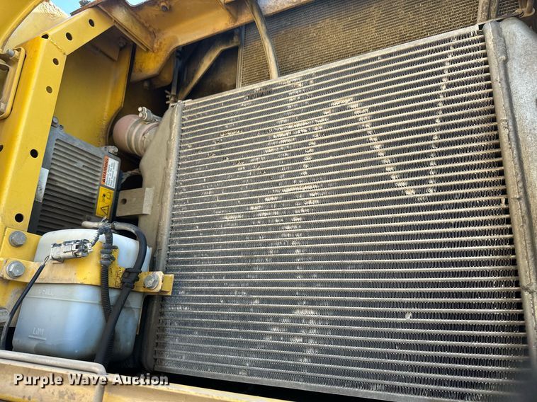 image for item EB2676 2004 Komatsu PC400LC-7 excavator